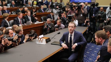 “Facebook”un dəyəri bir gündə 150 milyard dollar ucuzlaşdı