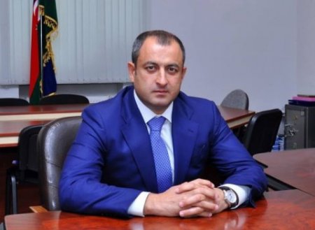 Üç səngərdə savaş verən deputat Adil Əliyev