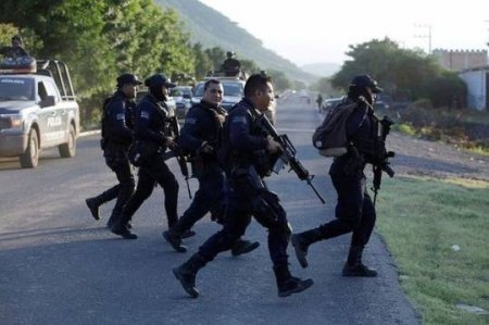 Meksikada narkokartellə polis arasında atışma olub - 14 nəfər öldürülüb