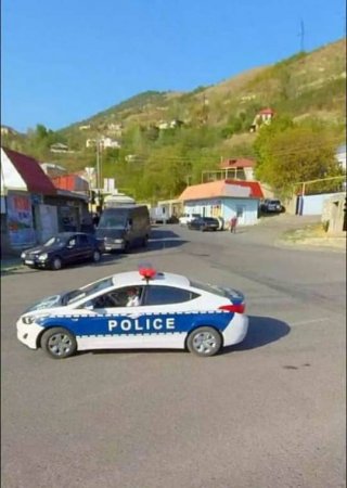 Laçında erməni polis maşını və bahalı avtomobillər görüntüləndi...