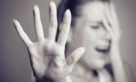 Ərinə xəyanət etdi, rəfiqəsinin üzünü yandırıb Azərbaycana qaçdı