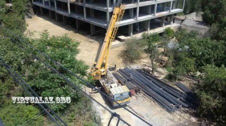 Bakıda həyətləri zəbt edən, ağacları kəsdirən və heç kimə məhəl qoymayan Fə ...