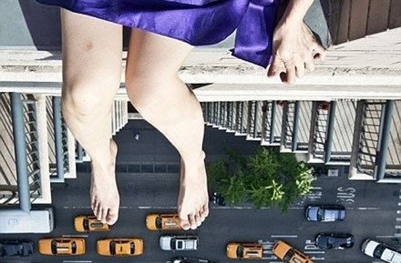 Bakıda qız türk sevgilisinə görə özünü binadan atdı - Cibindən məktub çıxdı
