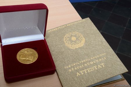 Məktəblərdə verilən medal qızıla dönür-imtahansız tələbə ol...