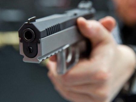 48 yaşlı şəxs avtomobilində güllələndi, daha sonra bıçaqlandı - BAKIDA