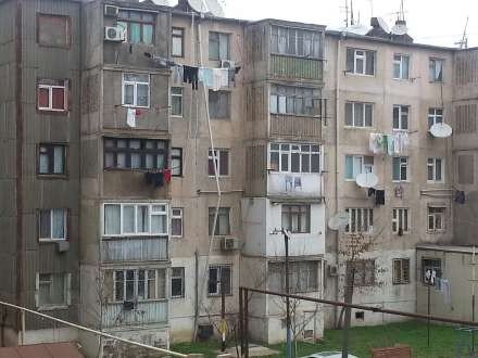 23 saylı MKİS-in ərazisində bina belə qəzalı vəziyyətə salınır-VİDEO