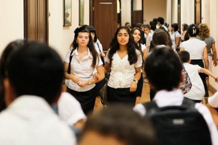 Həyəcan təbili: uşaqlarımız niyə bu dildə danışır?