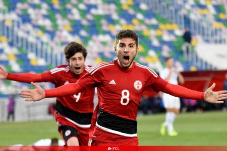 19 yaşlı gürcü 