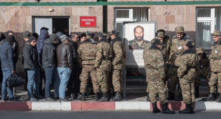 Ermənistanda 11 mindən çox gənc ordudan yayınıb