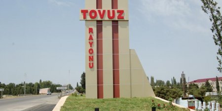 Arvadı evində zorlandığını illər sonra dedi, əri və qardaşı kişini soyundur ...