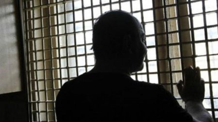 2 uşaq atası 17 yaşlı qızın bakirəliyini pozdu  - Azərbaycanda