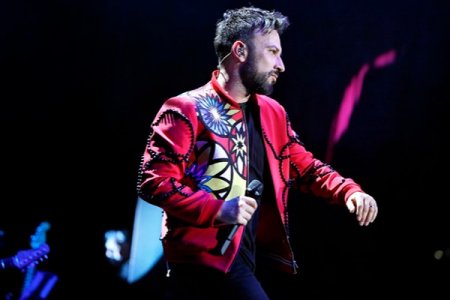 Tarkan şahzadə Harri ilə qonşu olur