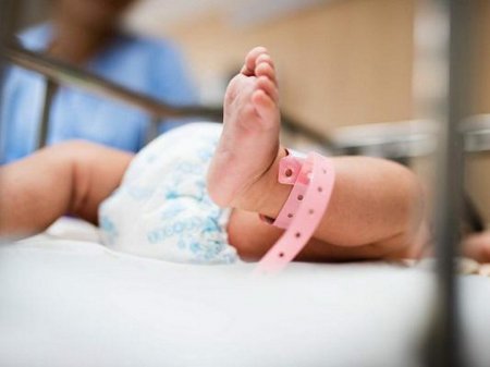 23 saylı məktəbin şagirdi doğdu, uşağı tələf oldu-Sumqayıtda