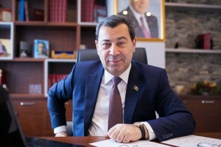 Səməd Seyidovun mühacirlərə uzanan “barışıq əli”ni sıxan olacaqmı... - Reak ...