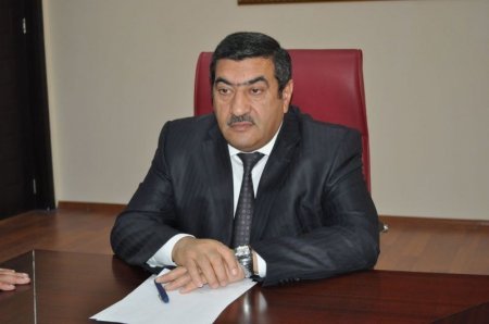 “Ayaqqabımın ölçüsü 43-dür, səni 42 ölçüyə yerləşdirərəm”