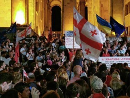 Tiflisdə “Mini Avromaydan” başladı: - kim qurban gedəcək?