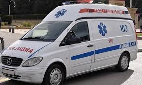 Bərdədə rəzalət: ambulansda çiyələk satılır-VİDEO