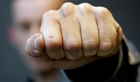 Zuğulba çimərliyində sərxoş şəxslər iki xilasedicini döyüblər