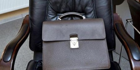 Bu nazirliyin 3 idarəsi LƏĞV EDİLİB - SİYAHI