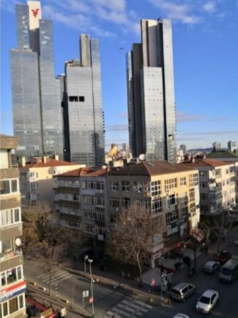 Qaçqınların hesabina silinən milyonlar: Sabiq deputat oğurladığı pulları ha ...