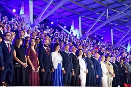 300 erməni Qarabağdakı oyunlara etiraz etdi, boykot qərarı verdi