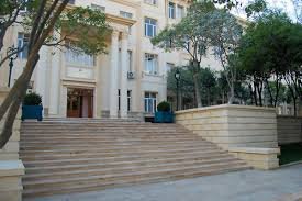 Adı kollec, qiyməti universitet