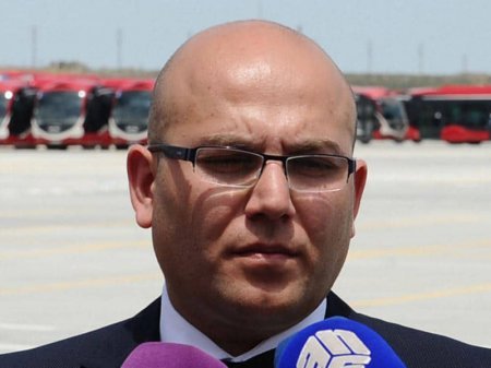 'Axmaq sən və sənin komandanındır'