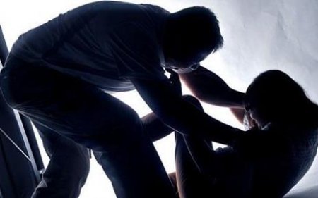 Satıcını zorlamaq istədi, fikrini dəyişib kassanı soydu – Bakıda dəhşət