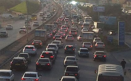 Azərbaycanda köhnə maşınlar yığışdırılacaq - Qərar qüvvəyə minir