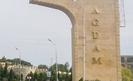 Başçının birinci müavini deyir, evlər tikilib, proses bitib, get, hara istə ...