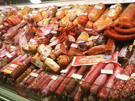 “Flaqman” halal kolbasa satmır: etiraf, vəhabi izi, 1,3 ton atılmış məhsul…