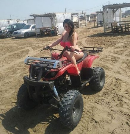 Azərbaycanlı müğənninin çılpaq görüntüsü yayıldı - FOTOLAR Azərbaycanlı müğənninin çılpaq görüntüsü yayıldı - FOTOLAR