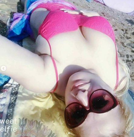 Azərbaycanlı müğənninin çılpaq görüntüsü yayıldı - FOTOLAR