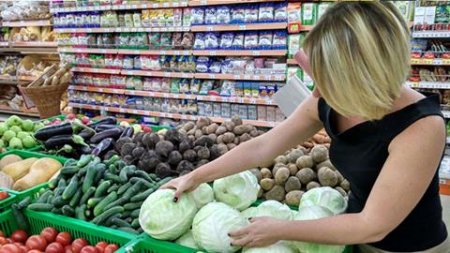 Mağazalarda alıcını aldadanları ağır cəza gözləyir - 15 min manat cərimə, h ...