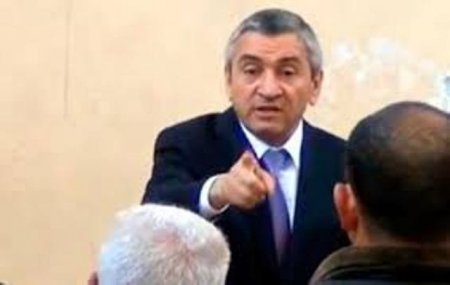 Adil Vəliyevə barmaq silkələnib...