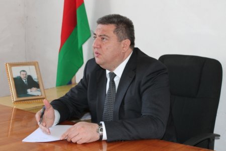 Rövşən Bağırov istədiyini edir?