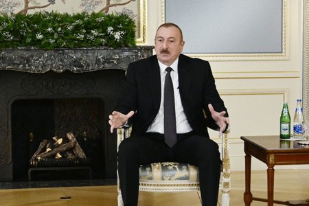 Mərkəzi hakimiyyət bölgələrdəki məmurları yoxlamalıdır...