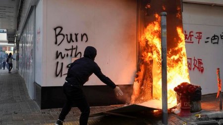 Postmodern kahindən bədbin proqnozlar:YENİ BÖHRANLAR VƏ RİSKLƏR ASTANASINDAYIQ