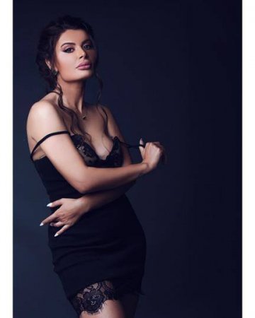 Azərbaycanlı modeldən seksual FOTOLAR