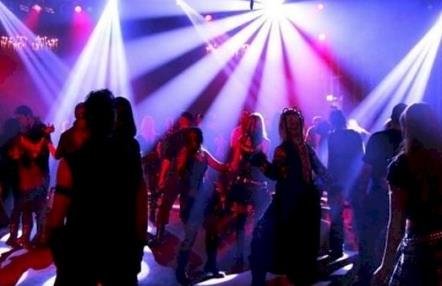 Generalın 22 yaşlı qohumundan 1.3 milyonluq ŞOK