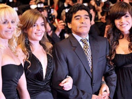 Maradonanın 11 uşağı miras davasına başladı