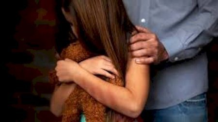 Qızına qarşı 3 dəfə seksual hərəkətlər edən şərəfsiz kimdir? - TƏFƏRRÜAT