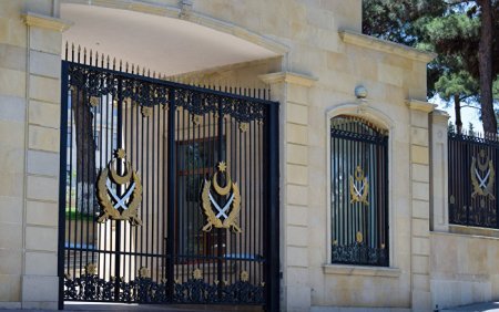 Daha bir nazirlikdə təmizləmələr başladı... - Bu dəfə nazir özü qollarını ç ...