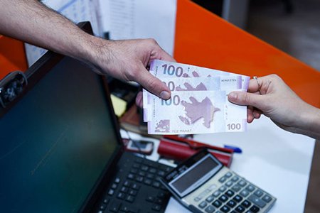 Böhranın ən çox ziyan vurduğu orta təbəqəni xilas planı - TƏHLİL