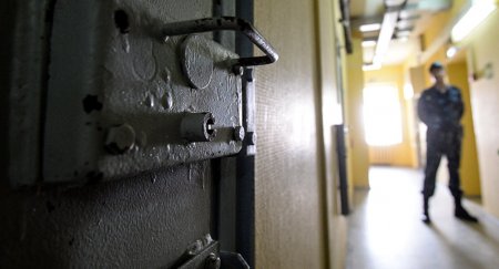 Həbsxanaya sifarişlə gətirilən fahişələr, rüşvət və müalicə-GENERAL HƏBS OL ...