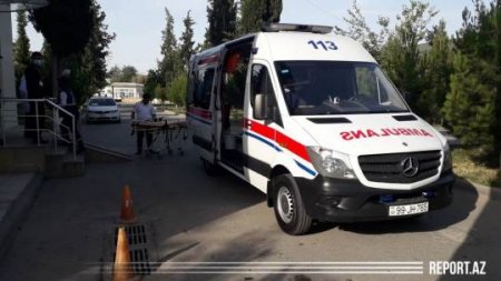 Hacıqabulda minik avtomobili “KamAZ”a çırpılıb, xəsarət alanlar var