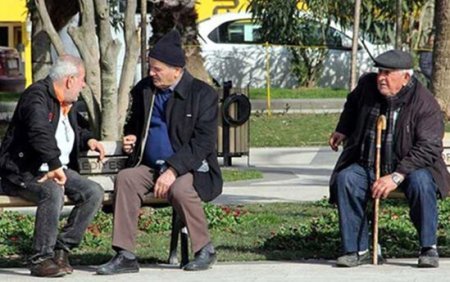 65 yaşdan yuxarı insanların yenidən çölə çıxmasına qadağa qoyulur? - AÇIQLA ...