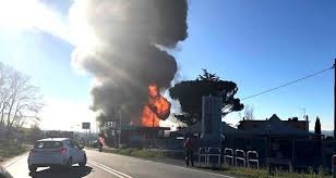 İmişlidə 50 tonluq yanacaq çənləri partlaya bilər:Hakimin səhvinə kim məsuliyyət daşıyacaq-VİDEO İmişlidə 50 tonluq yanacaq çənləri partlaya bilər:Hakimin səhvinə kim məsuliyyət daşıyacaq-VİDEO