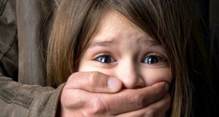 Binədə azyaşlı qızlara qarşı əxlaqsızlıq edən pedofil tutuldu