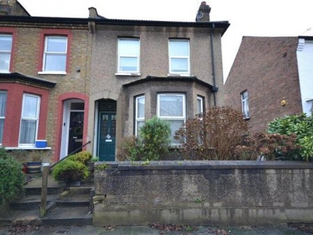 Ülvi Quliyevin oğlu Londonda 1.3 milyonluq ev aldı - Şirkərtlərinin SİYAHISI
